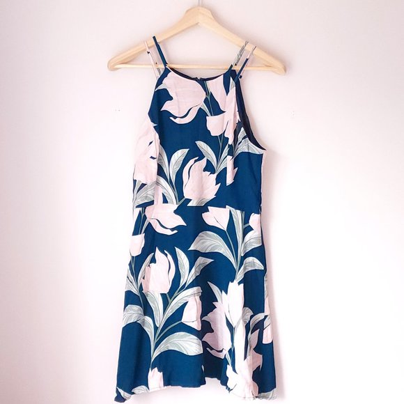Dynamite Flora Dress - Picture 1 of 5